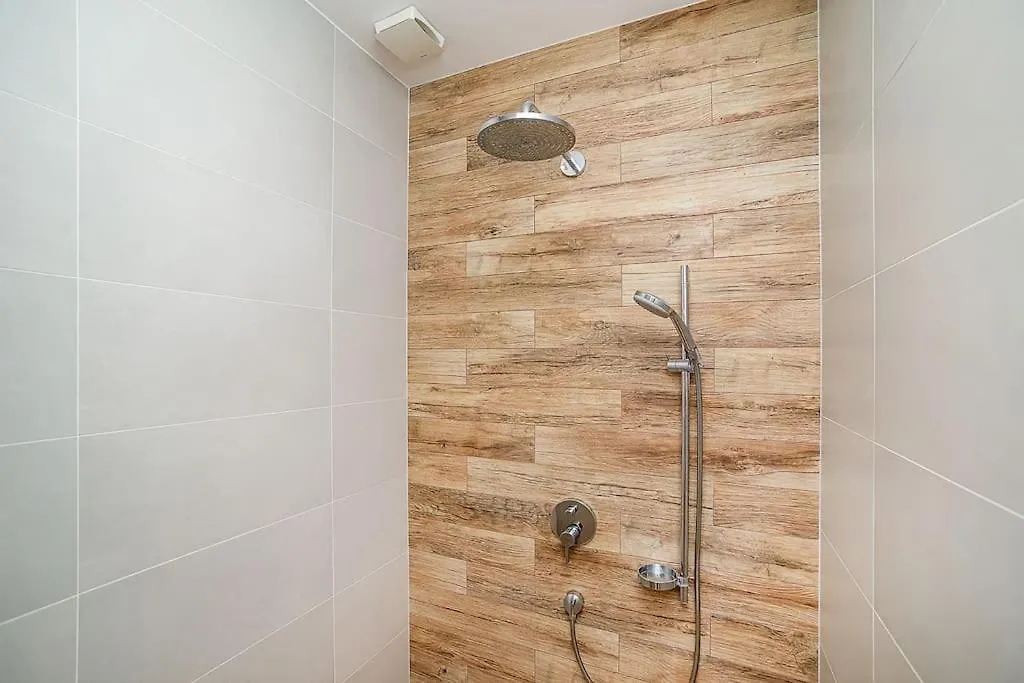 Stylish 2-Bedroom With Balcony Prag Tjeckien