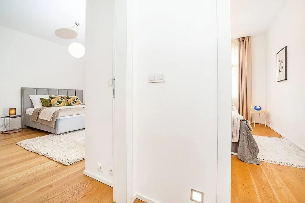 Stylish 2-Bedroom With Balcony Prag 0*,  Tjeckien