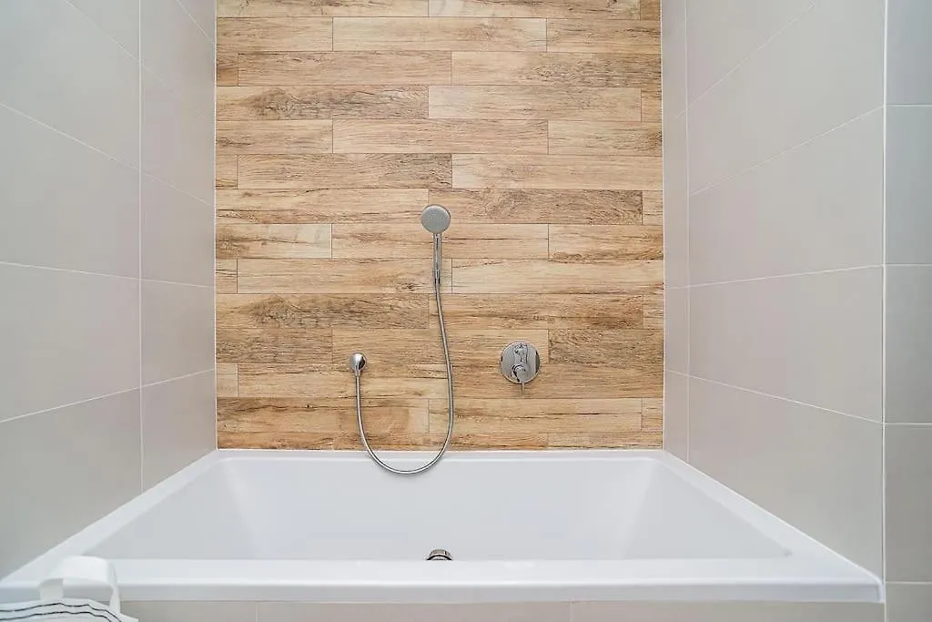 Stylish 2-Bedroom With Balcony Prag 0*,  Tjeckien