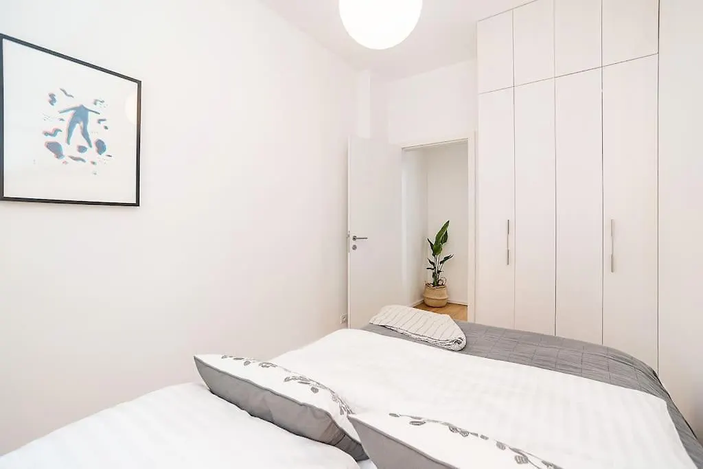 Stylish 2-Bedroom With Balcony براغ شقة