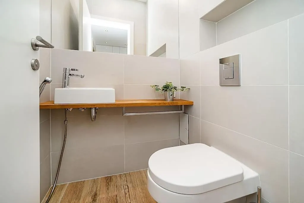 Stylish 2-Bedroom With Balcony براغ 0*,