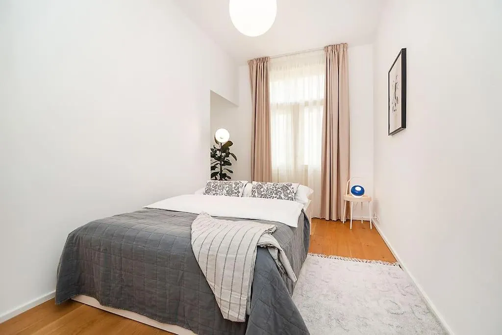 Stylish 2-Bedroom With Balcony براغ 0*,